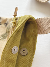 Cargar imagen en el visor de la galería, Bolso Peregrino (para celular y lo básico)