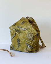 Cargar imagen en el visor de la galería, Mochila triángulo