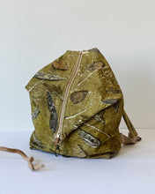 Cargar imagen en el visor de la galería, Mochila triángulo