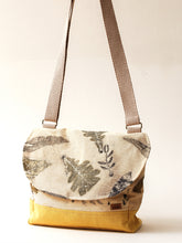 Cargar imagen en el visor de la galería, Bolso mensajero