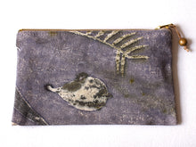 Cargar imagen en el visor de la galería, Cartuchera en Ecoprint