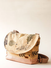 Cargar imagen en el visor de la galería, Bolso mensajero