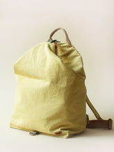 Cargar imagen en el visor de la galería, Mochila triángulo