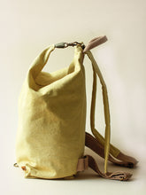 Cargar imagen en el visor de la galería, Mochila triángulo