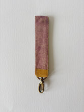 Cargar imagen en el visor de la galería, Llavero
